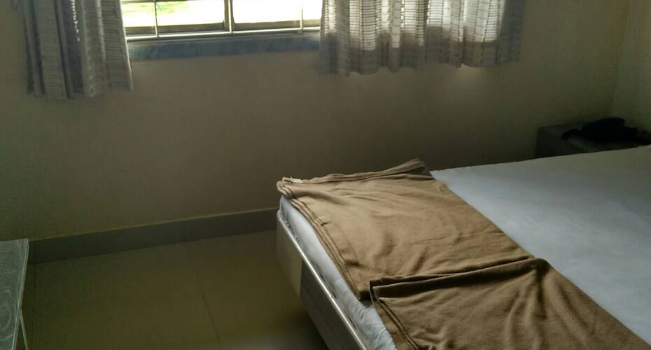 Piyush Patel Homestay, Saputara 5